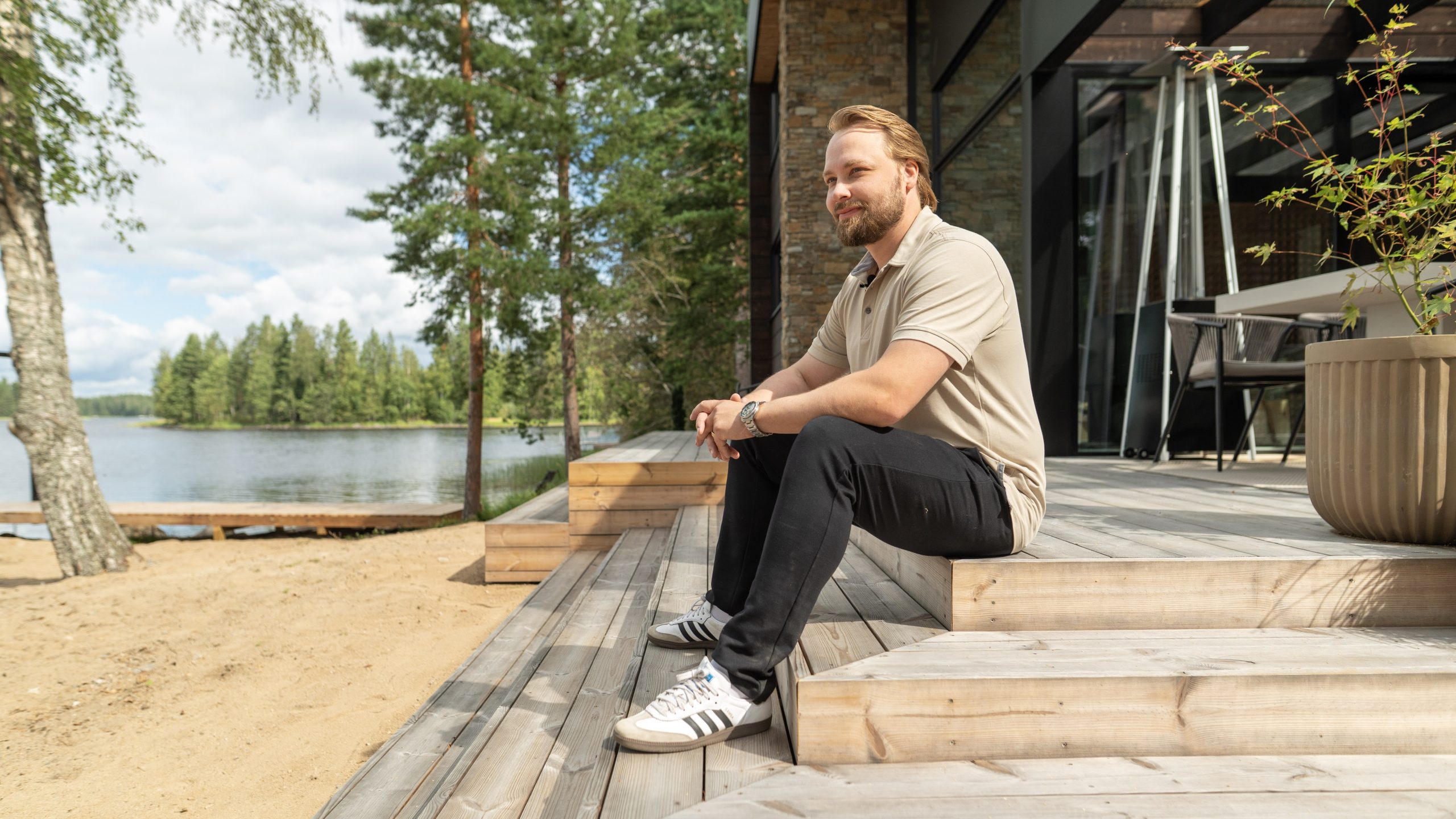 Karava värisilmä