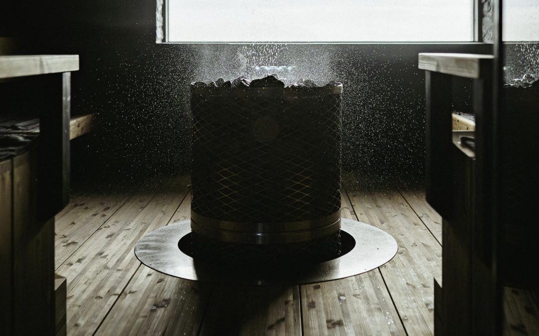 Saunaseuran lauteilla juttu luistaa!