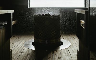 Saunaseuran lauteilla juttu luistaa!